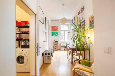 Fro-Media - Streetside Room 2 - Community Space Vienna Exterior photo