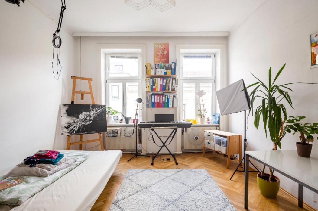 Fro-Media - Streetside Room 2 - Community Space Vienna Exterior photo